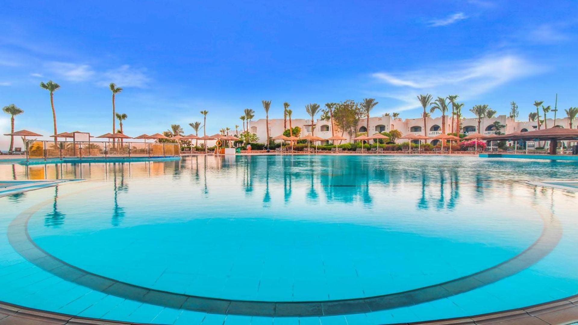 שארם א-שייח Domina Coral Bay Resort, Diving , Spa & Casino מראה חיצוני תמונה The swimming pool at the hotel