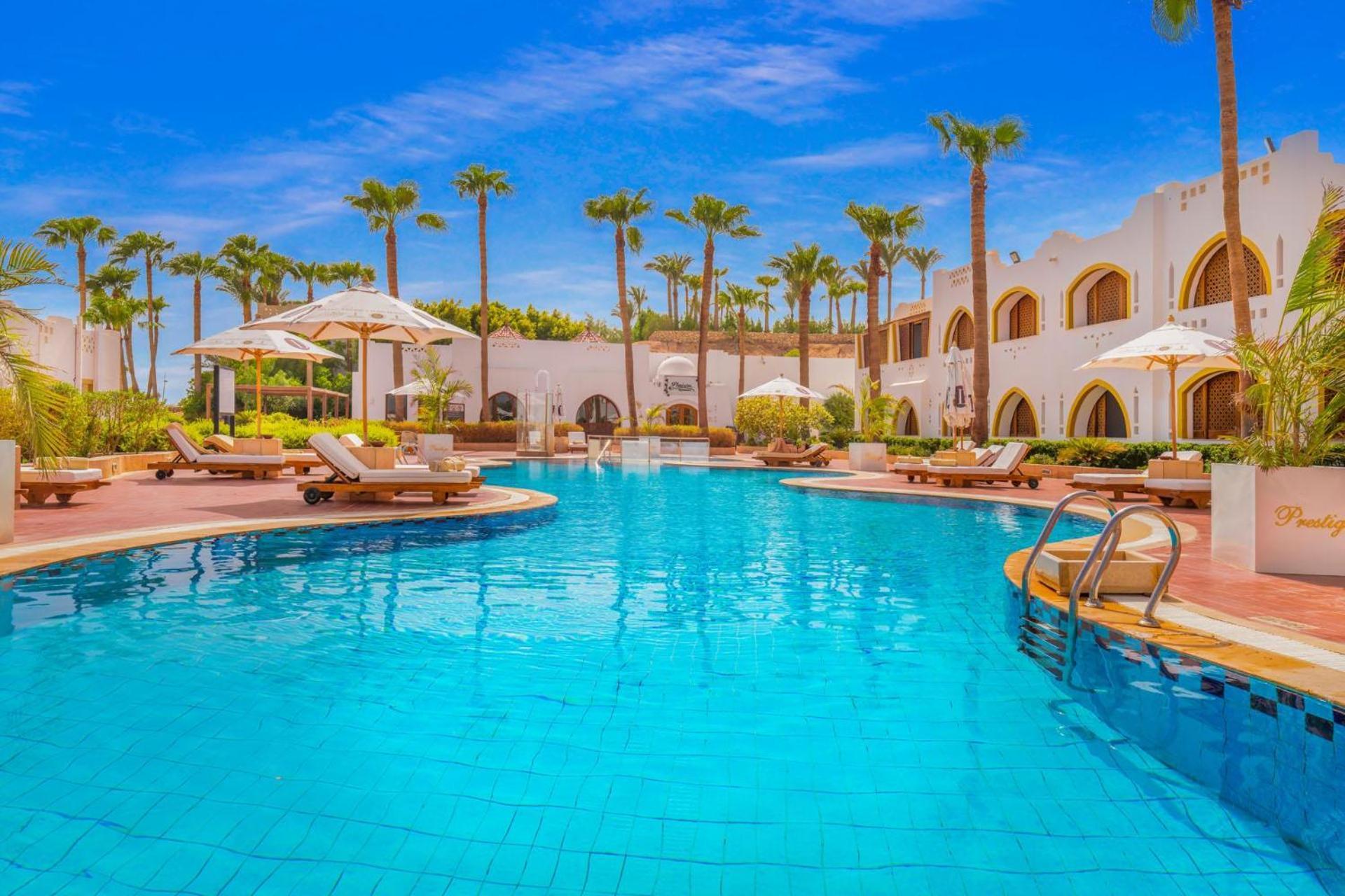 שארם א-שייח Domina Coral Bay Resort, Diving , Spa & Casino מראה חיצוני תמונה The swimming pool at the hotel